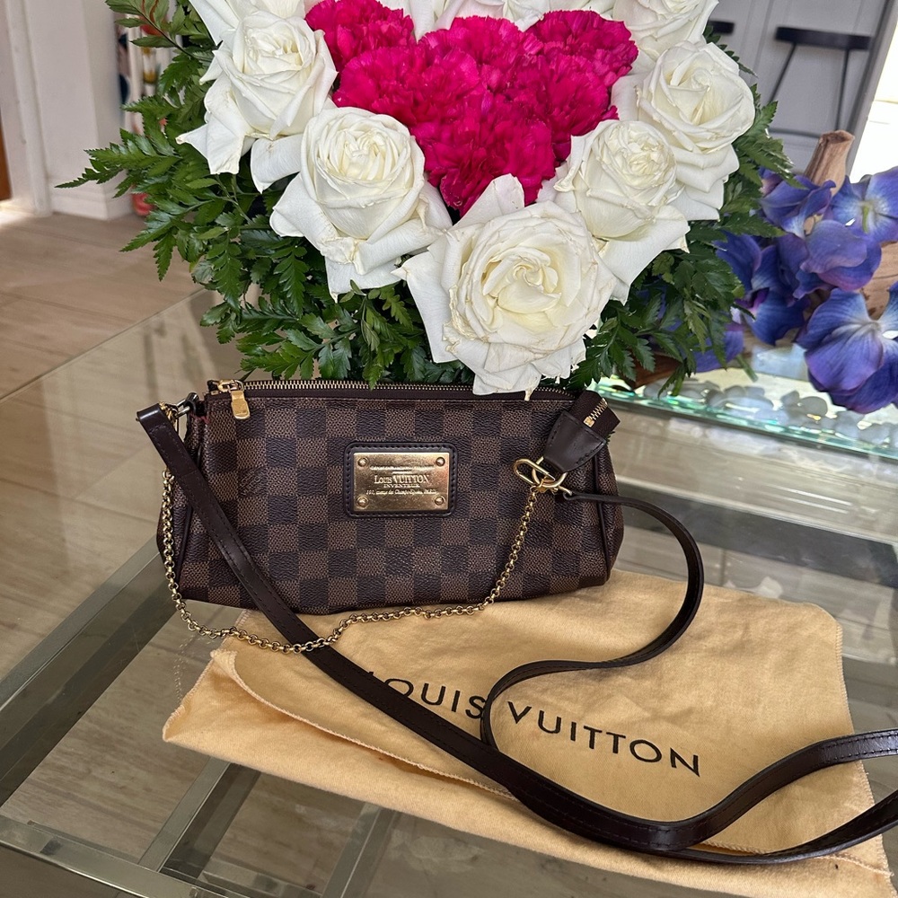 Authentic Louis Vuitton Eva Damier crossbody used